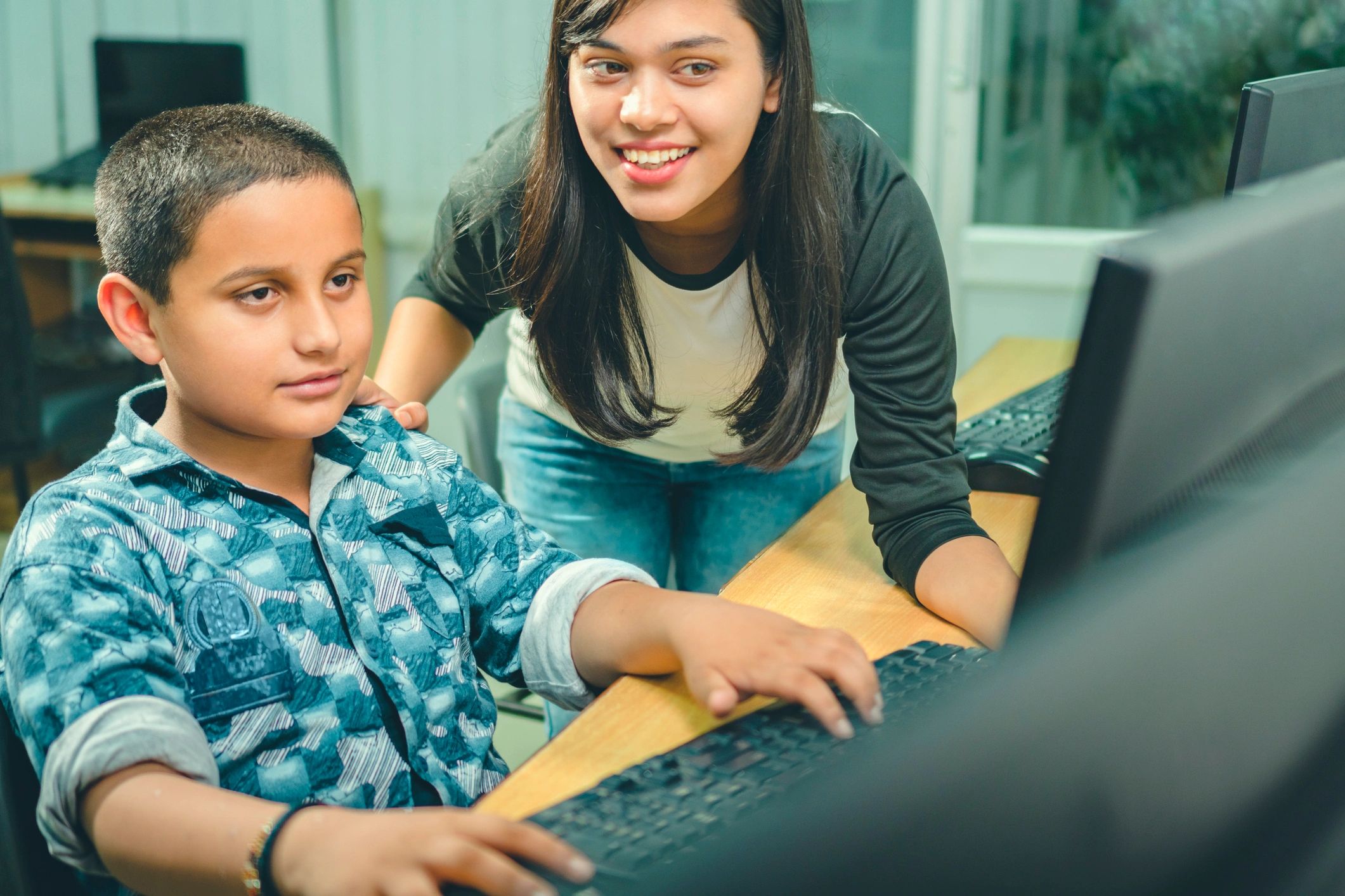 Personalized tutoring support for a teenage student